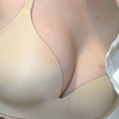 Naakte gelekte OnlyFans-foto van  