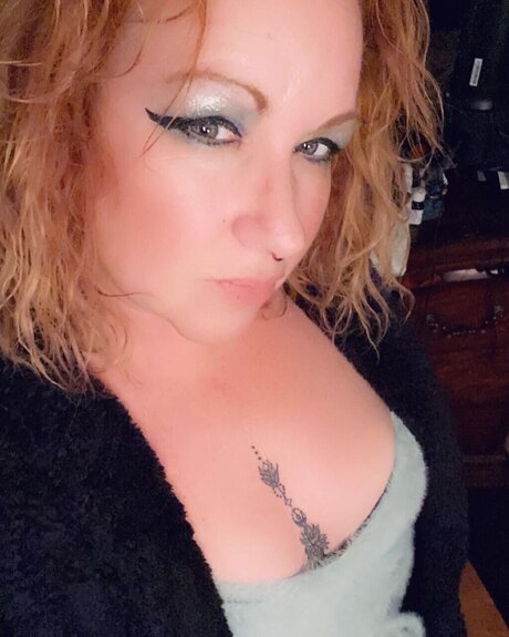 Naakte gelekte OnlyFans-foto van Trured