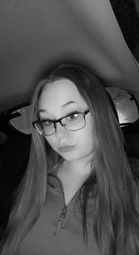 Naakte gelekte OnlyFans-foto van Angel