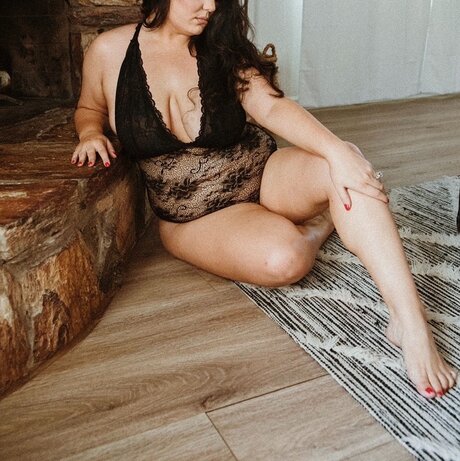 Naakte gelekte OnlyFans-foto van Marlena