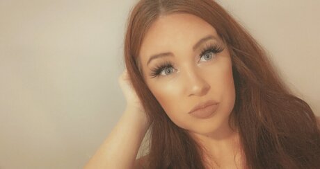 Naakte gelekte OnlyFans-foto van Prettyeyes123