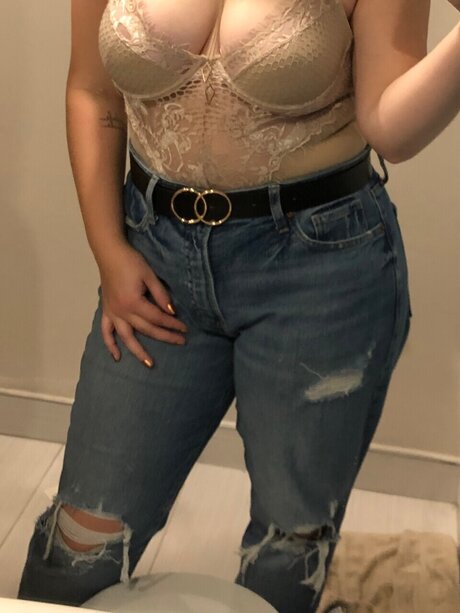 Naakte gelekte OnlyFans-foto van Kathia