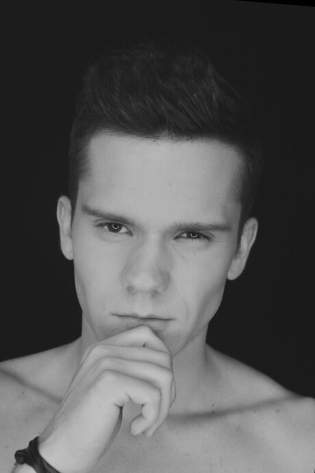 Naakte gelekte OnlyFans-foto van Ben
