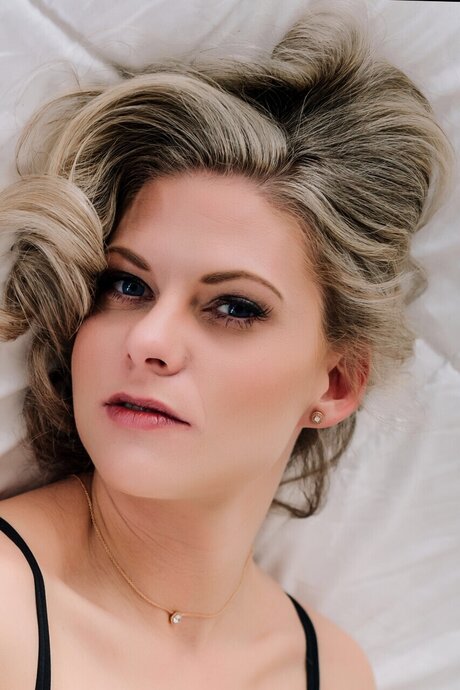 Naakte gelekte OnlyFans-foto van Kelly