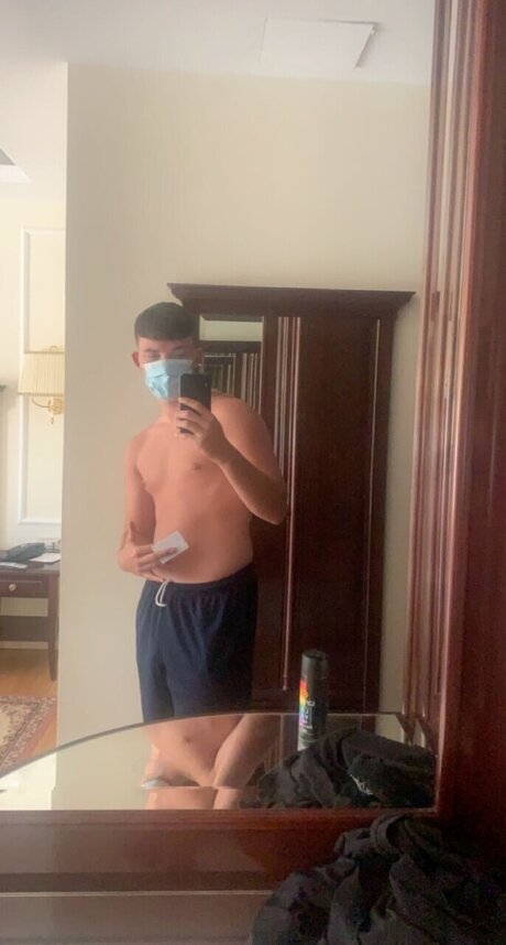 Naakte gelekte OnlyFans-foto van Joey