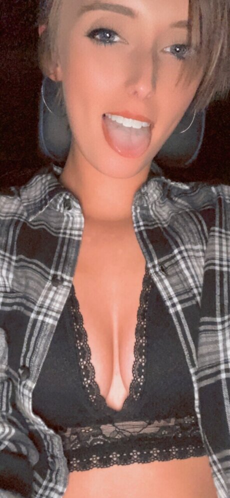 Naakte gelekte OnlyFans-foto van Bree