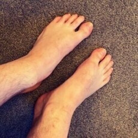 Naakte gelekte OnlyFans-foto van Barefoot Bunnies