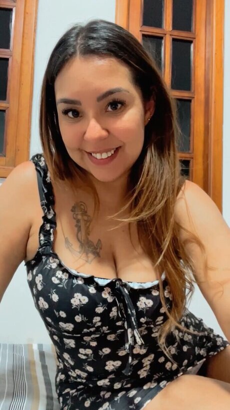 Naakte gelekte OnlyFans-foto van Luciana Santos