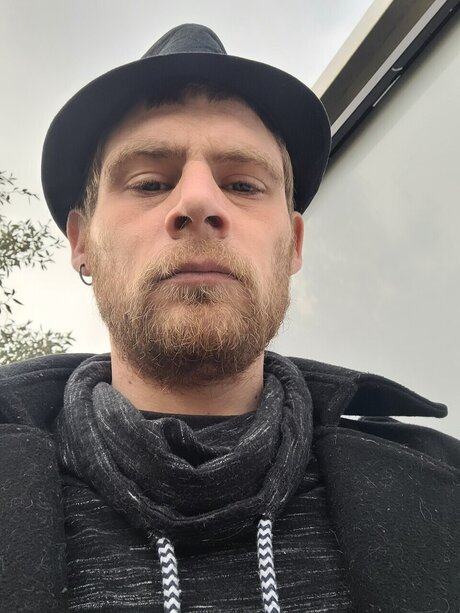 Naakte gelekte OnlyFans-foto van Dave Croshaw