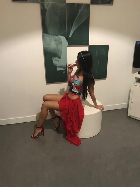Naakte gelekte OnlyFans-foto van Meychienne
