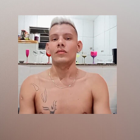 Naakte gelekte OnlyFans-foto van Diogo 
