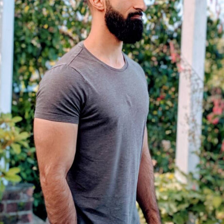 Naakte gelekte OnlyFans-foto van Umar