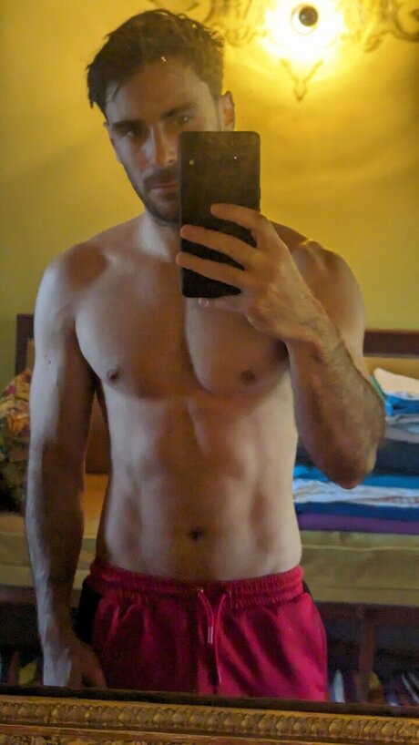 Naakte gelekte OnlyFans-foto van Ket66