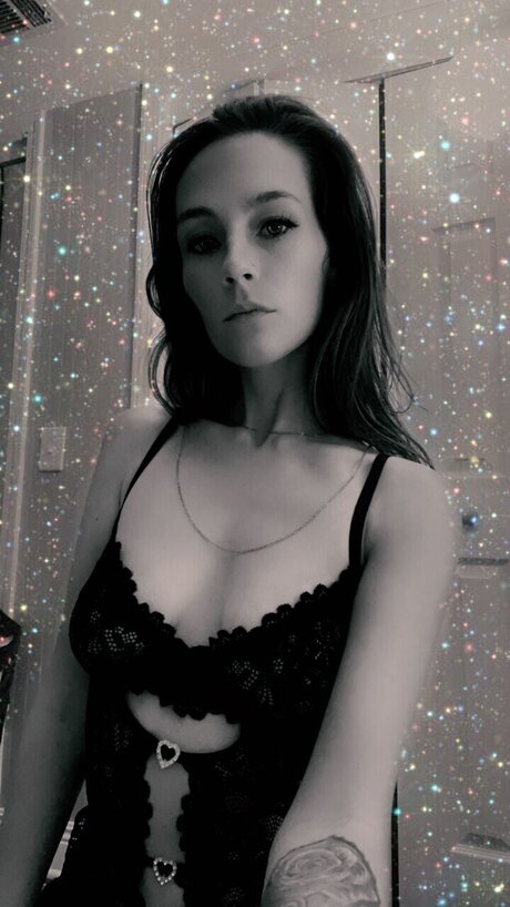 Naakte gelekte OnlyFans-foto van Nikki