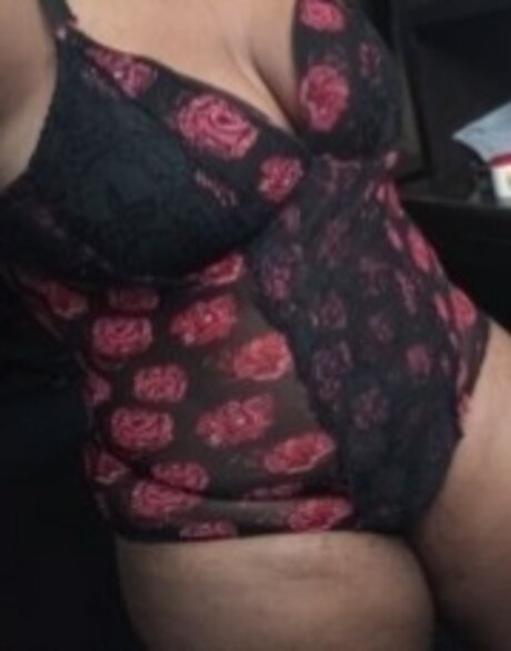 Naakte gelekte OnlyFans-foto van Spurtongue