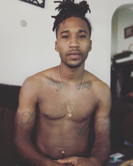 Naakte gelekte OnlyFans-foto van Gethiighoffme