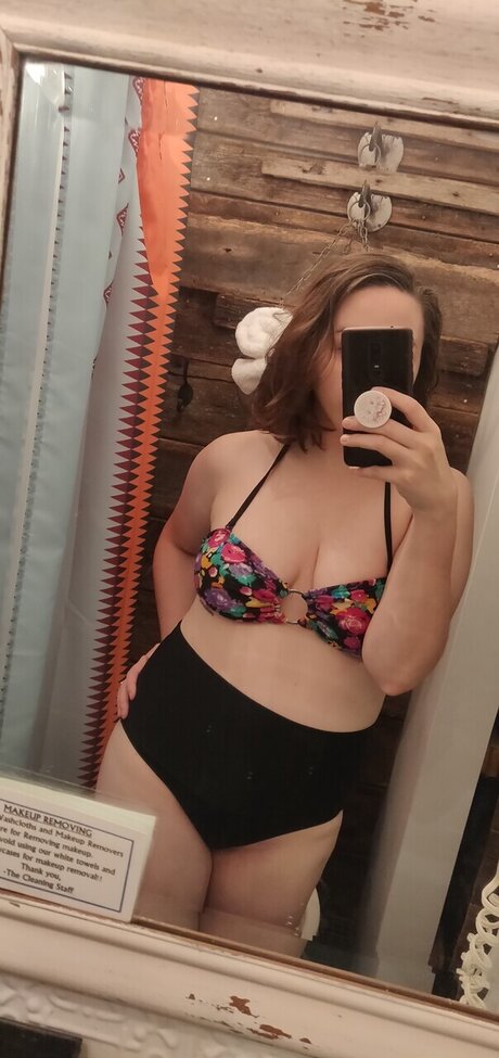 Naakte gelekte OnlyFans-foto van Daisy Fuchs 