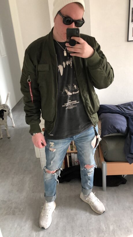Naakte gelekte OnlyFans-foto van Medicus