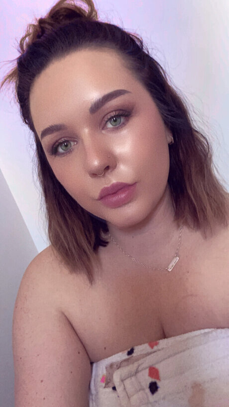Naakte gelekte OnlyFans-foto van Ashlee Ethridge