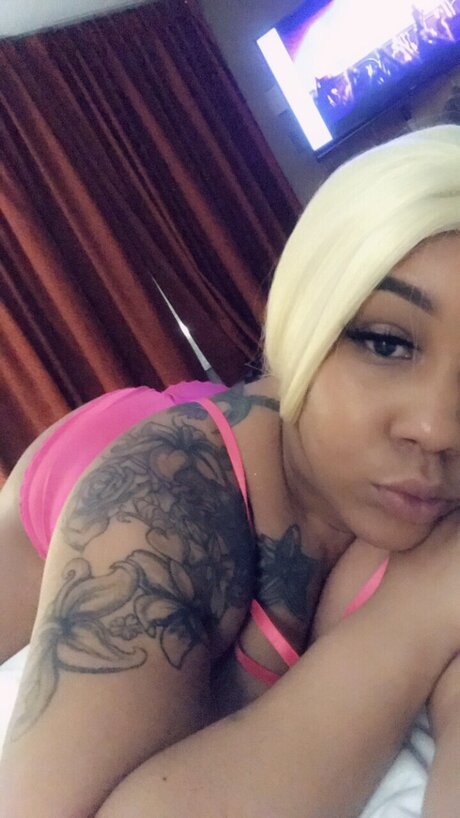 Naakte gelekte OnlyFans-foto van Peachy