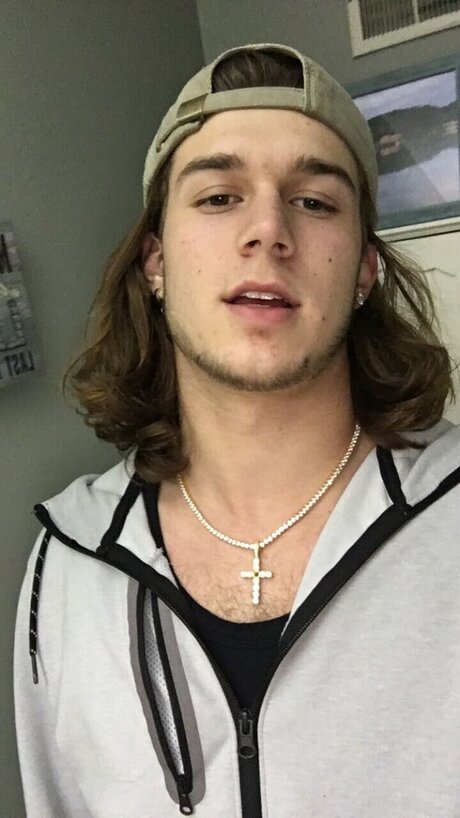 Naakte gelekte OnlyFans-foto van Dopey