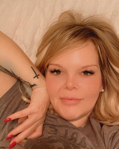 Naakte gelekte OnlyFans-foto van Blondespark