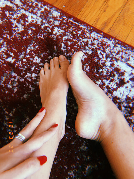 Naakte gelekte OnlyFans-foto van Favfeet21
