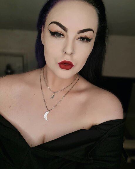 Naakte gelekte OnlyFans-foto van Elizabeth
