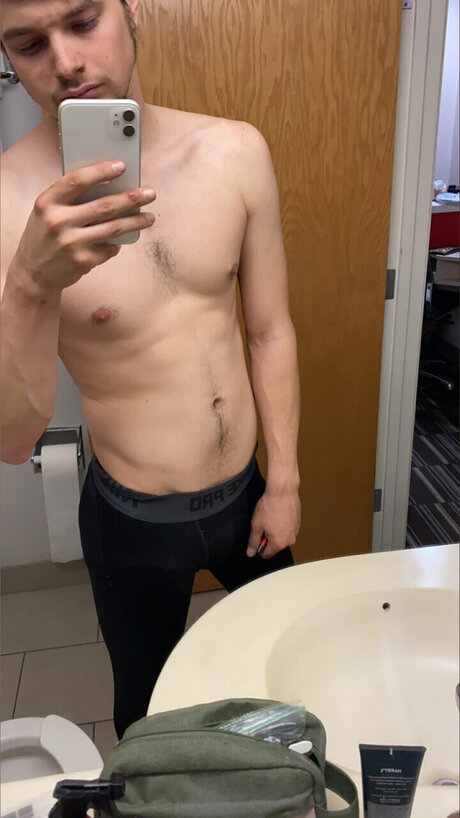 Naakte gelekte OnlyFans-foto van Dalton