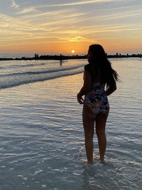 Naakte gelekte OnlyFans-foto van Pocahontalatina