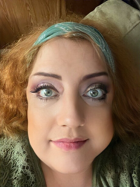 Naakte gelekte OnlyFans-foto van Morgana Silkenwing