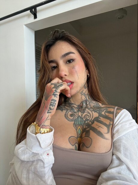 Naakte gelekte OnlyFans-foto van Paula