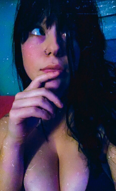 Naakte gelekte OnlyFans-foto van Missy