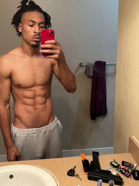 Naakte gelekte OnlyFans-foto van Braszuan