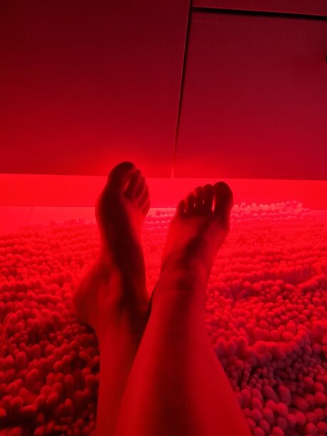 Naakte gelekte OnlyFans-foto van Lovemyfeet