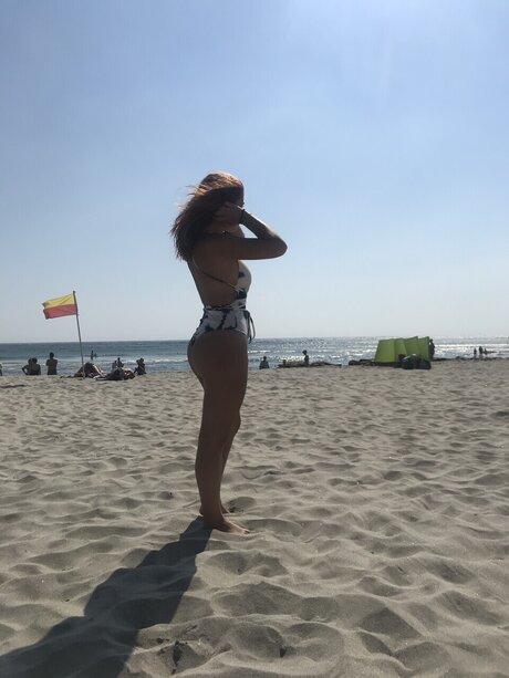 Naakte gelekte OnlyFans-foto van Rebecca Adams