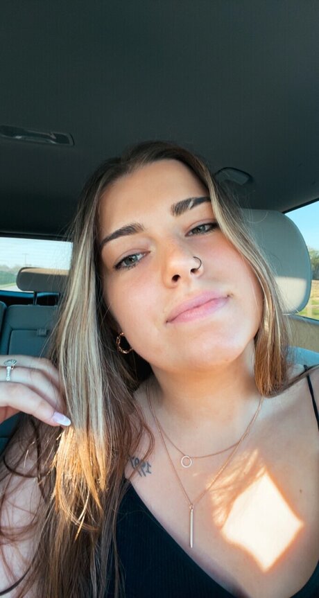 Naakte gelekte OnlyFans-foto van Katlyn