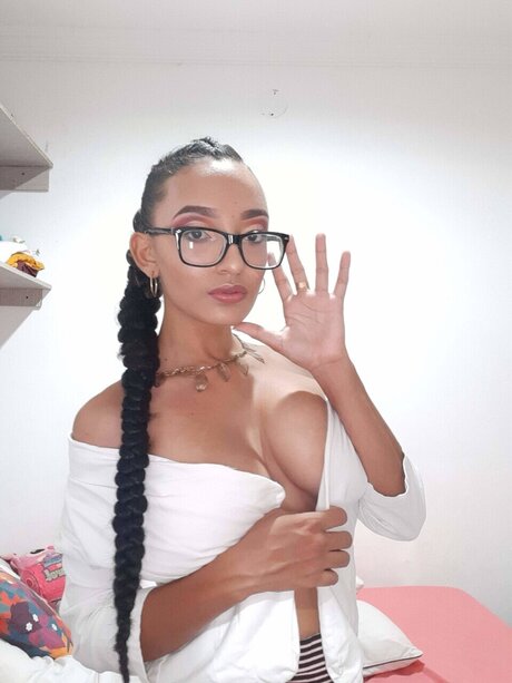 Naakte gelekte OnlyFans-foto van Vanessa Londoo