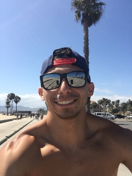 Naakte gelekte OnlyFans-foto van Zaya Says