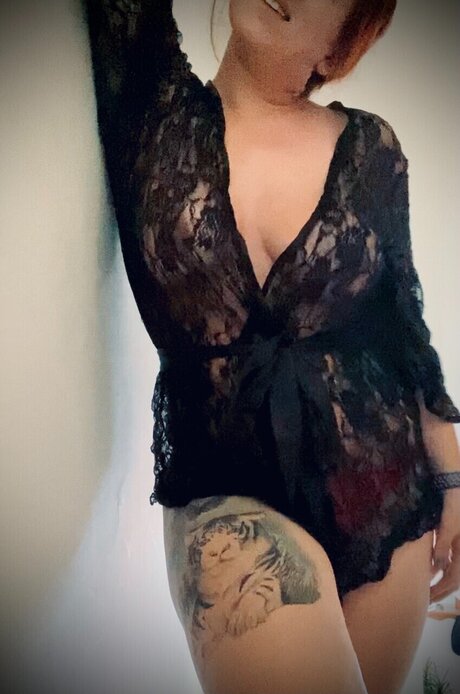 Naakte gelekte OnlyFans-foto van Oxxmelly