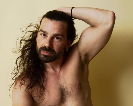 Naakte gelekte OnlyFans-foto van Carlos Melgar