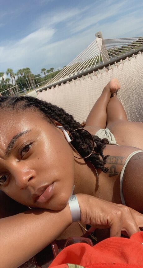Naakte gelekte OnlyFans-foto van Chelsea G