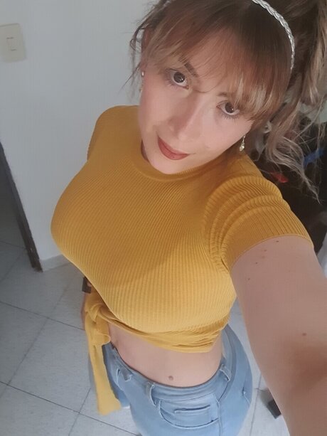 Naakte gelekte OnlyFans-foto van Genny88