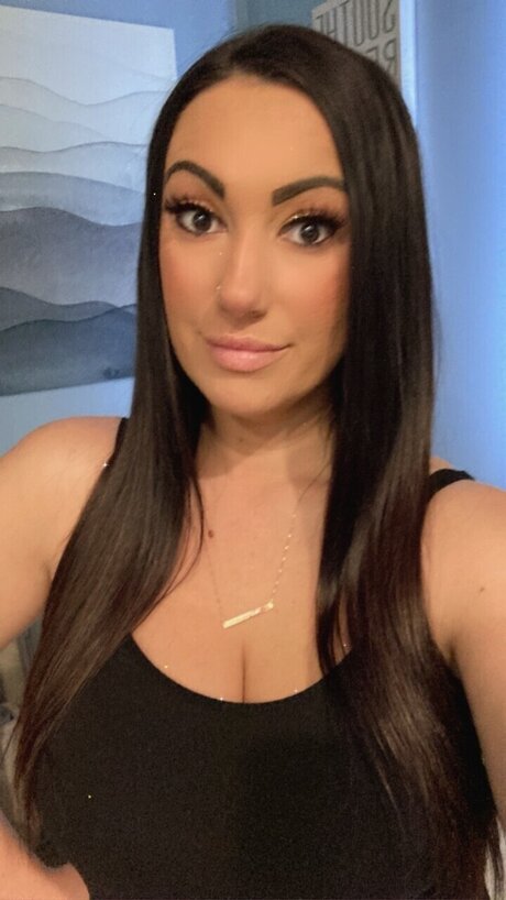 Naakte gelekte OnlyFans-foto van Brooke P