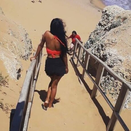 Naakte gelekte OnlyFans-foto van Lily