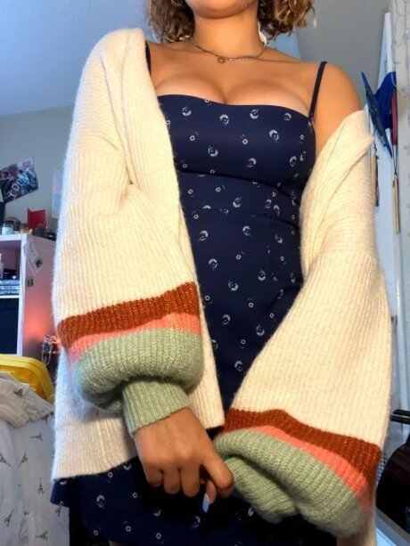 Naakte gelekte OnlyFans-foto van Artimis