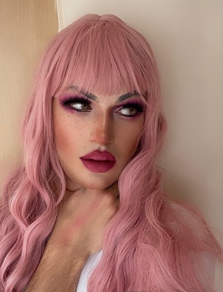 Naakte gelekte OnlyFans-foto van Niko 