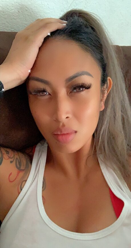 Naakte gelekte OnlyFans-foto van Hellakulit