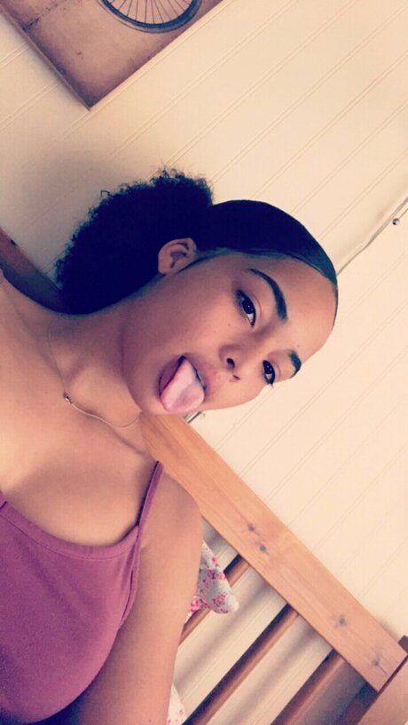 Naakte gelekte OnlyFans-foto van Maya