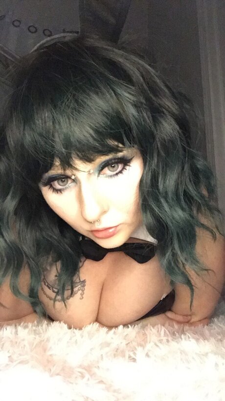 Naakte gelekte OnlyFans-foto van Badbunny  Vip